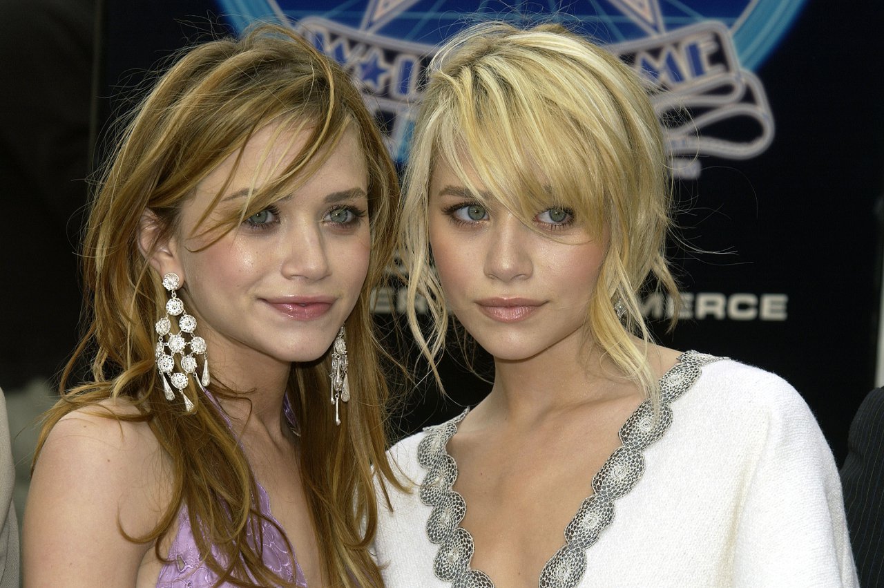 Welcome to the Gallery of the best fansite about Ashley and Mary-Kate Olsen...